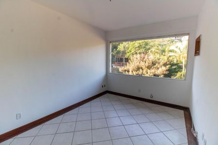 Casa de condomínio à venda com 685m², 4 quartos e 2 vagas Casa de condomínio à venda com 685m², 4 quartos e 2 vagasSuíte 2