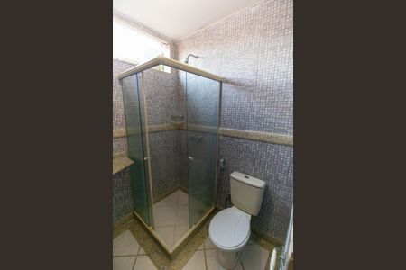 Casa de condomínio à venda com 685m², 4 quartos e 2 vagas Casa de condomínio à venda com 685m², 4 quartos e 2 vagasBanheiro da Suíte 2