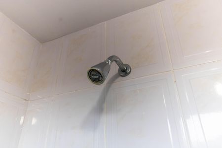 Casa de condomínio à venda com 685m², 4 quartos e 2 vagas Casa de condomínio à venda com 685m², 4 quartos e 2 vagasBanheiro da Suíte 1