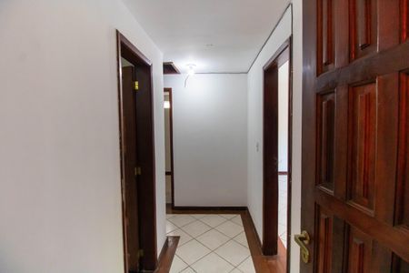 Casa de condomínio à venda com 685m², 4 quartos e 2 vagas Casa de condomínio à venda com 685m², 4 quartos e 2 vagasSuíte 4