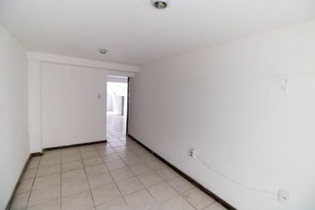 Casa de condomínio à venda com 685m², 4 quartos e 2 vagas Casa de condomínio à venda com 685m², 4 quartos e 2 vagasQuarto de Serviço