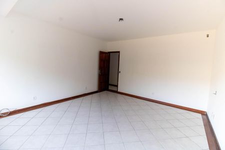 Casa de condomínio à venda com 685m², 4 quartos e 2 vagas Casa de condomínio à venda com 685m², 4 quartos e 2 vagasSuíte 4