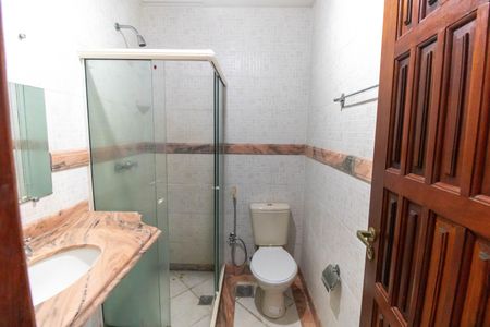 Casa de condomínio à venda com 685m², 4 quartos e 2 vagas Casa de condomínio à venda com 685m², 4 quartos e 2 vagasBanheiro da Suíte 3