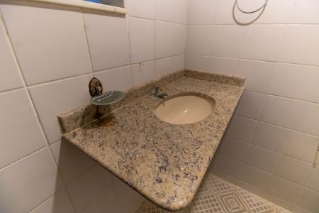 Casa de condomínio à venda com 685m², 4 quartos e 2 vagas Casa de condomínio à venda com 685m², 4 quartos e 2 vagasBanheiro Externo