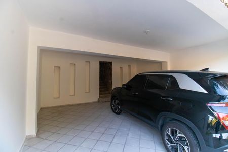 Casa de condomínio à venda com 685m², 4 quartos e 2 vagas Casa de condomínio à venda com 685m², 4 quartos e 2 vagasGaragem
