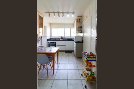 Apartamento à venda com 139m², 4 quartos e 2 vagasCozinha