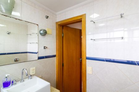 Apartamento à venda com 139m², 4 quartos e 2 vagasBanheiro Social