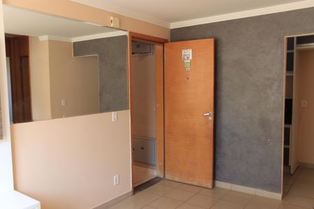 Sala de apartamento para alugar com 2 quartos, 50m² em Setor Perim, Goiânia