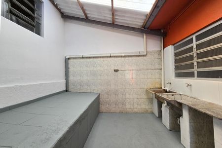 Casa à venda com 170m², 2 quartos e 1 vagaÁrea de Serviço