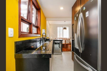 Casa à venda com 250m², 3 quartos e 3 vagas