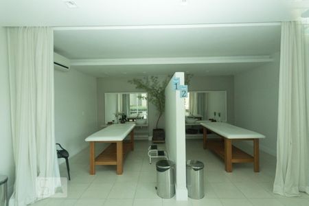 Apartamento à venda com 168m², 3 quartos e 2 vagas Apartamento à venda com 168m², 3 quartos e 2 vagasSpa