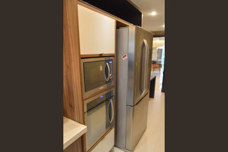 Apartamento à venda com 168m², 3 quartos e 2 vagas Apartamento à venda com 168m², 3 quartos e 2 vagasCozinha