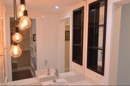 Apartamento à venda com 168m², 3 quartos e 2 vagas Apartamento à venda com 168m², 3 quartos e 2 vagasBanheiro da Suíte 2