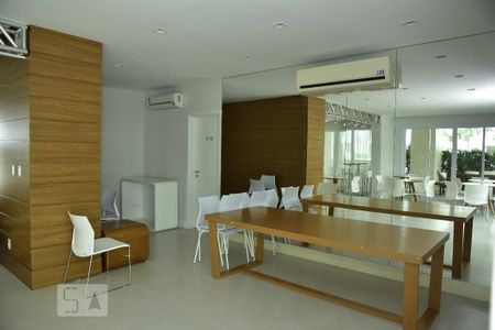 Apartamento à venda com 168m², 3 quartos e 2 vagas Apartamento à venda com 168m², 3 quartos e 2 vagasÁrea comum - Salão de festas