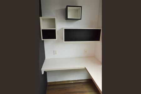 Apartamento à venda com 168m², 3 quartos e 2 vagas Apartamento à venda com 168m², 3 quartos e 2 vagasCloset da Suíte 2