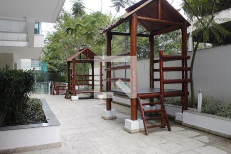 Apartamento à venda com 168m², 3 quartos e 2 vagas Apartamento à venda com 168m², 3 quartos e 2 vagasÁrea comum - Playground