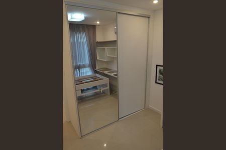 Apartamento à venda com 168m², 3 quartos e 2 vagas Apartamento à venda com 168m², 3 quartos e 2 vagasQuarto