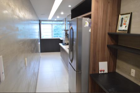 Apartamento à venda com 168m², 3 quartos e 2 vagas Apartamento à venda com 168m², 3 quartos e 2 vagasCozinha