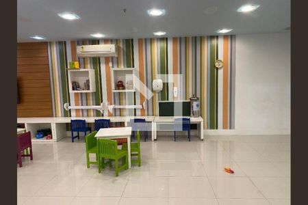 Apartamento à venda com 168m², 3 quartos e 2 vagas Apartamento à venda com 168m², 3 quartos e 2 vagasBrinquedoteca