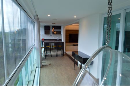 Apartamento à venda com 168m², 3 quartos e 2 vagas Apartamento à venda com 168m², 3 quartos e 2 vagasVaranda Gourmet