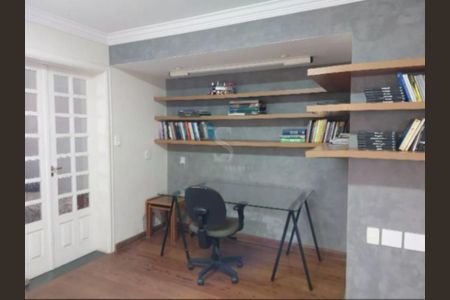 Apartamento à venda com 4 quartos, 200m² em Jardim da Saúde, São Paulo