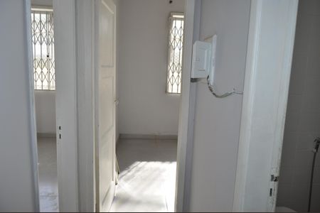 Corredor de apartamento para alugar com 2 quartos, 50m² em Engenho de Dentro, Rio de Janeiro