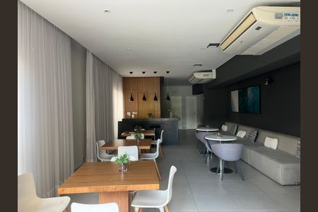 Apartamento à venda com 34m², 2 quartos e sem vagaÁrea comum - Salão de festas