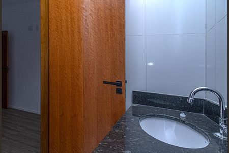 Casa à venda com 124m², 2 quartos e 4 vagas Casa à venda com 124m², 2 quartos e 4 vagasBanheiro da Suíte