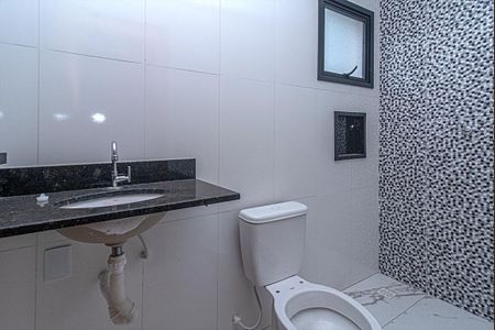 Casa à venda com 124m², 2 quartos e 4 vagas Casa à venda com 124m², 2 quartos e 4 vagasBanheiro da Suíte