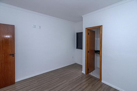 Casa à venda com 124m², 2 quartos e 4 vagas Casa à venda com 124m², 2 quartos e 4 vagasSuíte