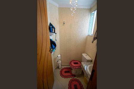 Casa de condomínio à venda com 125m², 3 quartos e 2 vagasLavabo