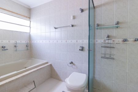 Apartamento à venda com 139m², 3 quartos e 2 vagas Apartamento à venda com 139m², 3 quartos e 2 vagasBanheiro 1