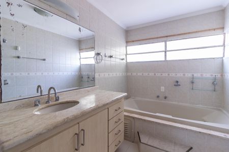 Apartamento à venda com 139m², 3 quartos e 2 vagas Apartamento à venda com 139m², 3 quartos e 2 vagasBanheiro 1