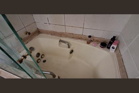 Apartamento à venda com 134m², 3 quartos e 1 vagaBanheiro da Suíte