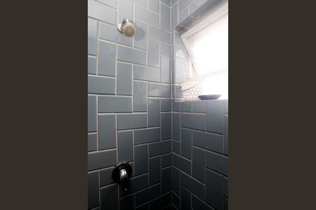 Banheiro Social de apartamento à venda com 1 quarto, 34m² em Higienópolis, Porto Alegre