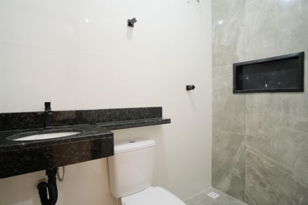 Casa à venda com 140m², 3 quartos e 3 vagasBanheiro da Suíte 2