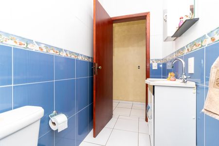 Casa à venda com 280m², 4 quartos e 2 vagas Casa à venda com 280m², 4 quartos e 2 vagasBanheiro Social