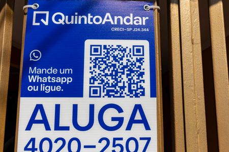 Casa à venda com 280m², 4 quartos e 2 vagas Casa à venda com 280m², 4 quartos e 2 vagasPlaquinha