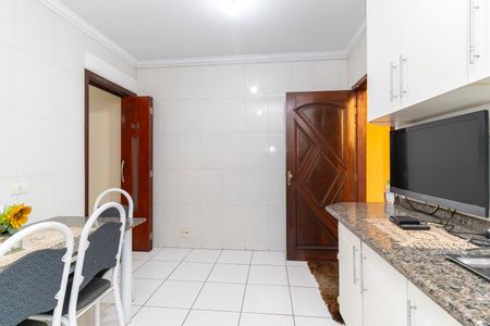 Casa à venda com 280m², 4 quartos e 2 vagas Casa à venda com 280m², 4 quartos e 2 vagasCozinha