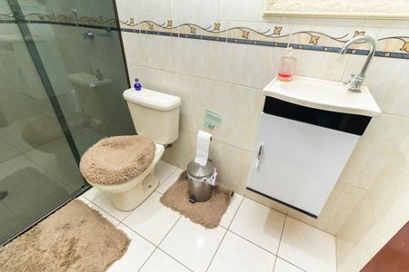 Casa à venda com 280m², 4 quartos e 2 vagas Casa à venda com 280m², 4 quartos e 2 vagasBanheiro da Suíte