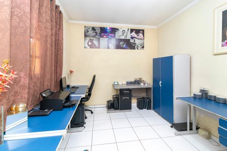 Casa à venda com 280m², 4 quartos e 2 vagas Casa à venda com 280m², 4 quartos e 2 vagasQuarto 2