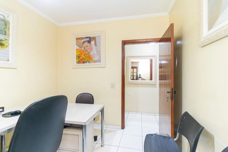 Casa à venda com 280m², 4 quartos e 2 vagas Casa à venda com 280m², 4 quartos e 2 vagasQuarto 3