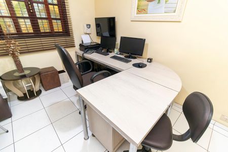 Casa à venda com 280m², 4 quartos e 2 vagas Casa à venda com 280m², 4 quartos e 2 vagasQuarto 3