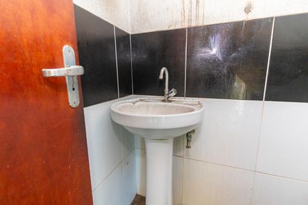 Casa à venda com 280m², 4 quartos e 2 vagas Casa à venda com 280m², 4 quartos e 2 vagasBanheiro do Salão de Festas