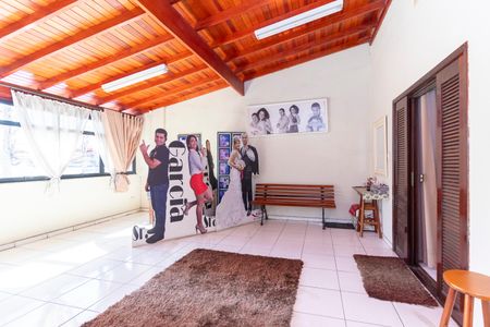 Casa à venda com 280m², 4 quartos e 2 vagas Casa à venda com 280m², 4 quartos e 2 vagasSacada da Suíte