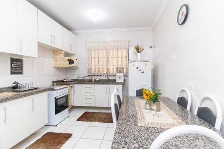 Casa à venda com 280m², 4 quartos e 2 vagas Casa à venda com 280m², 4 quartos e 2 vagasCozinha