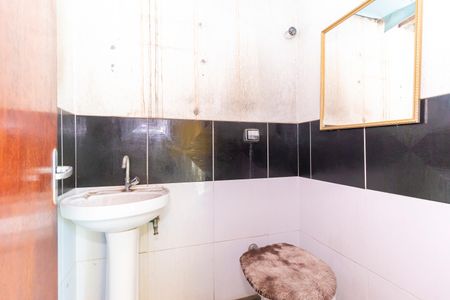 Casa à venda com 280m², 4 quartos e 2 vagas Casa à venda com 280m², 4 quartos e 2 vagasBanheiro do Salão de Festas