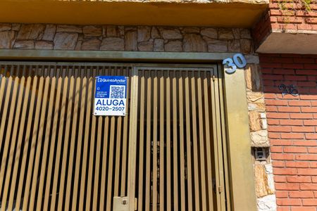 Casa à venda com 280m², 4 quartos e 2 vagas Casa à venda com 280m², 4 quartos e 2 vagasFachada