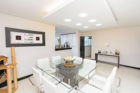 Casa à venda com 256m², 4 quartos e 3 vagasSala de Jantar