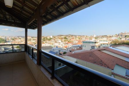 Casa à venda com 256m², 4 quartos e 3 vagasVaranda da Suíte